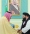 الملك سلمان خلال استقباله أحد ضيوف الجنادرية من الأدباء والمفكرين في قصر اليمامة بالرياض أمس (واس)
