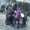 سورية تهرع مع أولادها إثر قصف جوي للنظام بالغوطة الشرقية (مركز الغوطة الإعلامي)