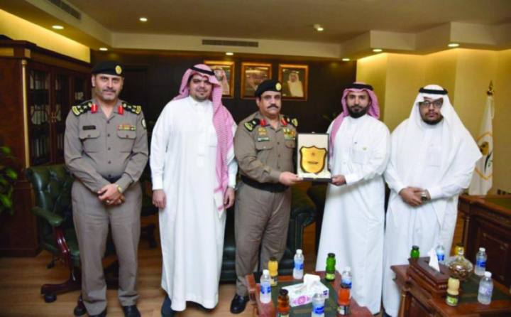 سجون مكة تبحث تسهيل إجراءات النزلاء مع لجنة المحامين والموثقين صحيفة مكة سجون مكة تبحث تسهيل إجراءات النزلاء مع لجنة المحامين والموثقين صحيفة مكة