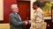 






نائب رئيس المجلس العسكري مع ممثل أمريكا                         (مكة)