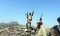 






أحد أفراد الجيش اليمني يحتفل بالانتصارات التي تحققت   (مكة)