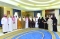 خالد الفيصل في لقطة جماعية مع أعضاء جمعية الإرشاد الأسري                  (مكة)