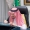 الملك سلمان خلال ترؤسه جلسة المجلس عبر الاتصال المرئي (مكة)