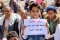 



طفل يمني يحتج على جرائم الحوثيين                                            (مكة)