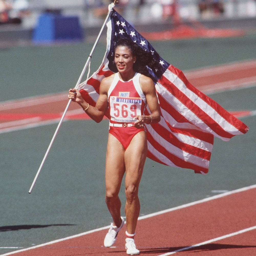 الأمريكي أوينز يتصدر قائمة أعظم 10 رياضيين أولمبيين عبر التاريخ الأمريكي أوينز يتصدر قائمة أعظم 10 رياضيين أولمبيين عبر التاريخ