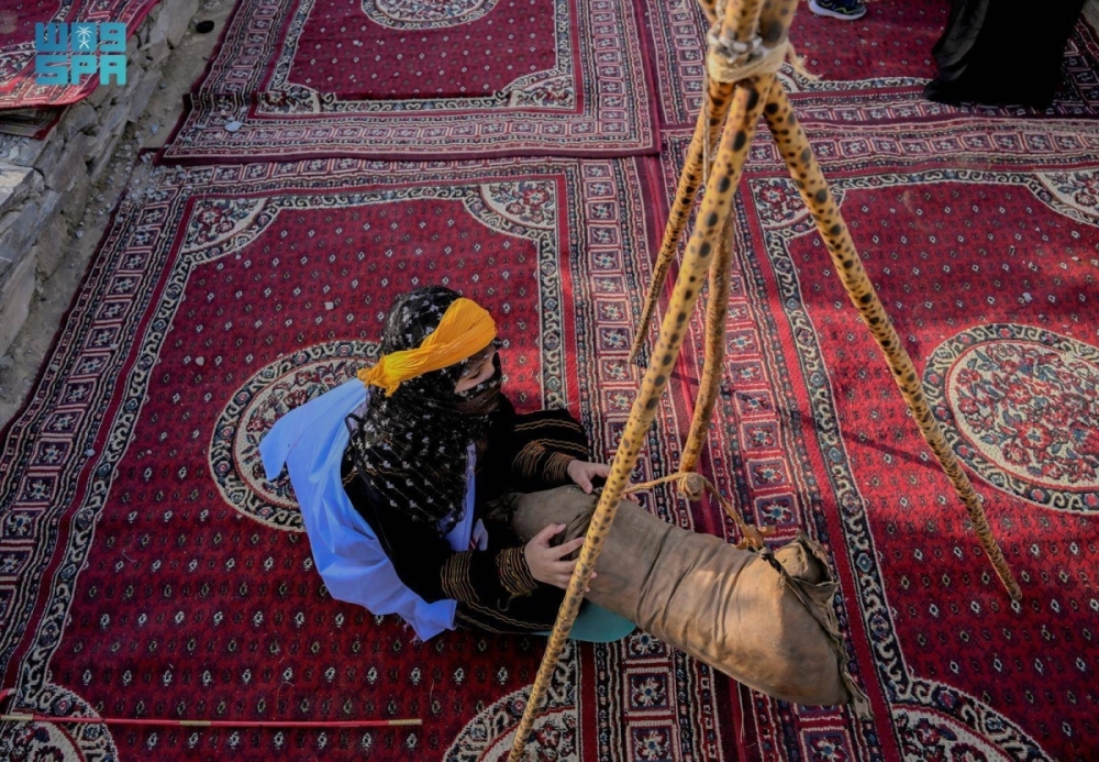 أعمال الأمهات قديما تجذب زوار مهرجان الأطاولة الثامن وتعيدهم لذكريات الماضي أعمال الأمهات قديما تجذب زوار مهرجان الأطاولة الثامن وتعيدهم لذكريات الماضي