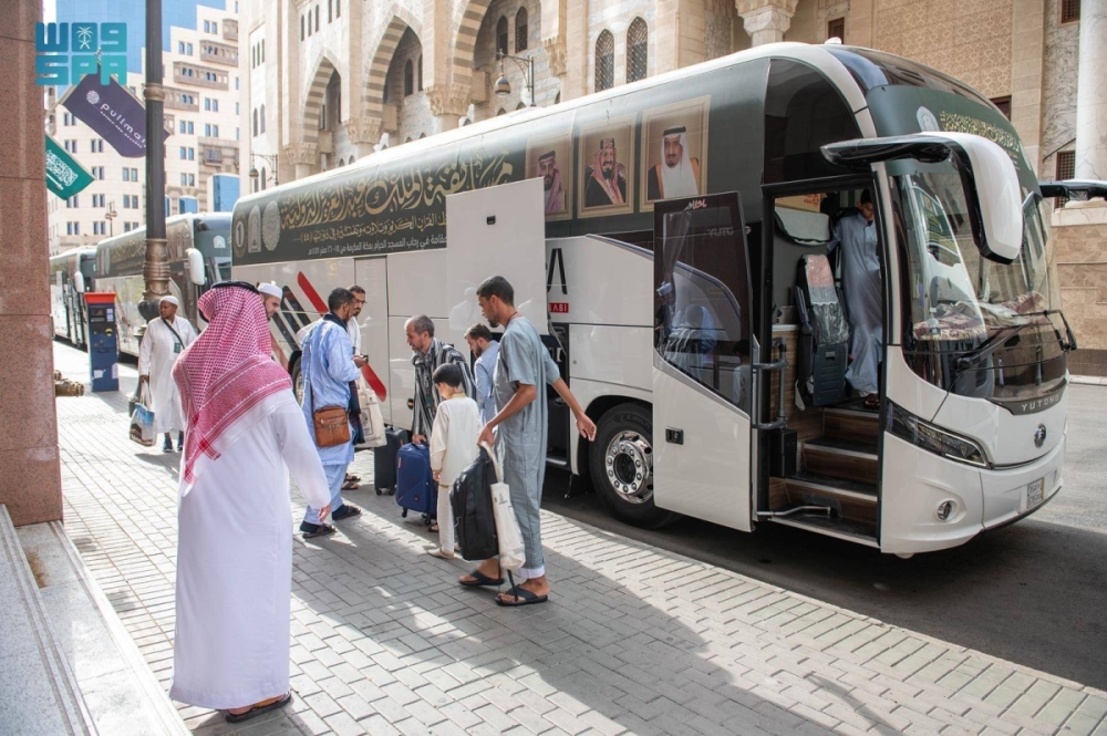 المشاركون في مسابقة الملك عبدالعزيز الدولية يغادرون مكة ويصلون إلى المدينة المشاركون في مسابقة الملك عبدالعزيز الدولية يغادرون مكة ويصلون إلى المدينة