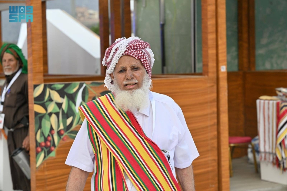 الأزياء الجازانية.. هوية تنسجها الأصالة وتطرزها الذاكرة الأزياء الجازانية.. هوية تنسجها الأصالة وتطرزها الذاكرة