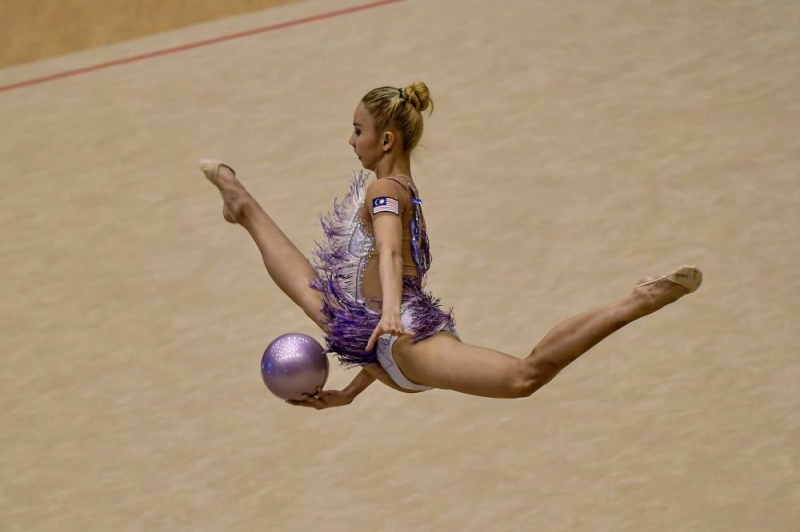 Koi Sie Yan in action at the Quan Ngua Gymnasium Centre in Hanoi, May 19, 2022. — Bernama pic 