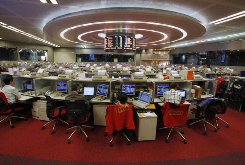 Les indices de Hong Kong, de Shanghai et de la Chine ont ouvert légèrement plus haut tandis que la moyenne des actions Nikkei du Japon était en baisse de 0,18 %.  — Photo Reuters