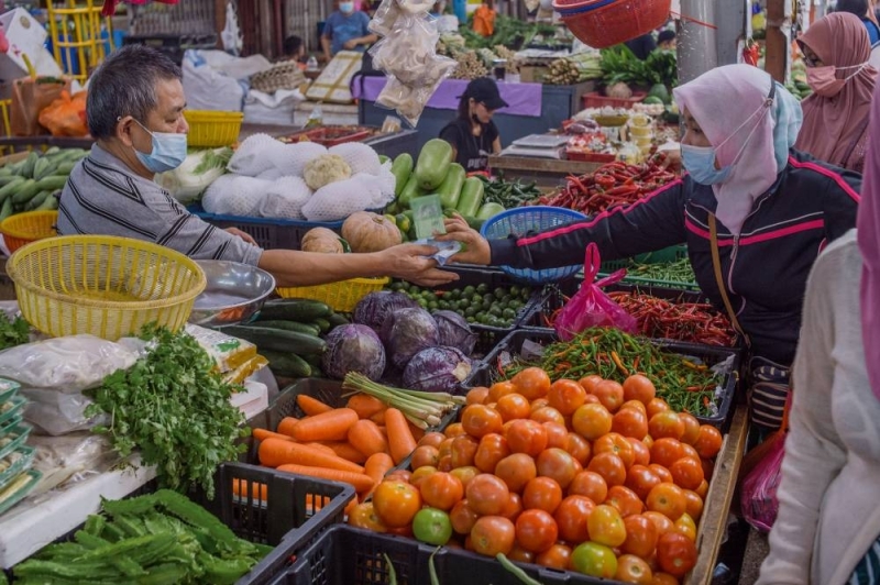 Prices of some vegetables in states such as Kedah and Kelantan were now over three times what they were previously. — Picture by Shafwan Zaidon
