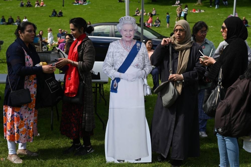 Sebagai bagian dari Perayaan Platinum Jubilee Ratu Elizabeth II, potongan gambar Ratu Elizabeth II dari Inggris muncul di Preston City Mela di Avenham Park, Preston, di utara Inggris.  - Gambar AFP