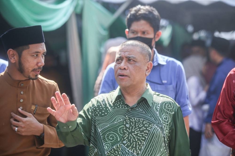 Perak Mentri Besar Datuk Seri Saarani Mohamad said political parties should promote efforts that could bring benefit to the people instead of politicising food supply and security issues. — Picture by Farhan Najib