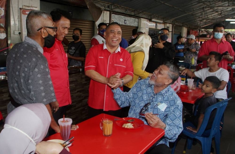 Perak Mentri Besar Datuk Saarani Mohamad at the Moh Mengopi programme in Tapah, June 6, 2022. — Bernama pic 