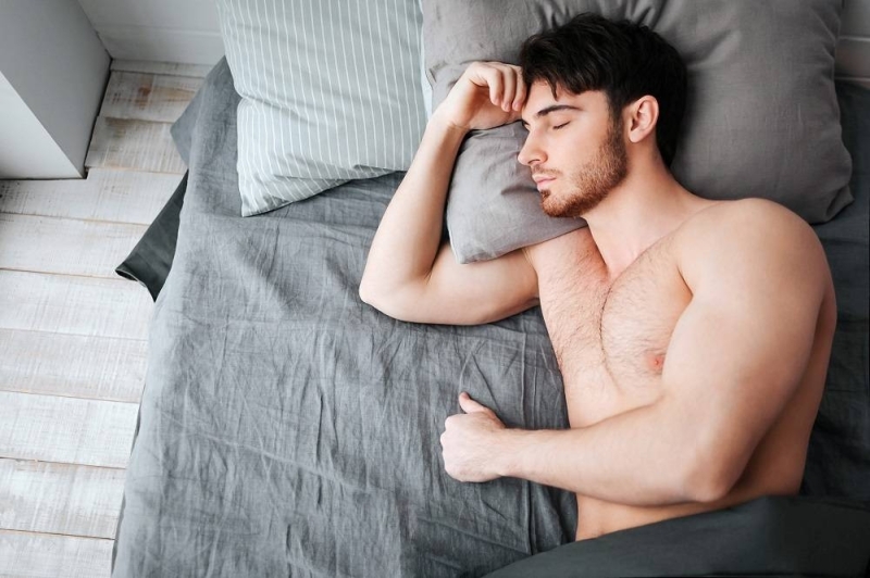 This TikTok hack is sure to cool down your bed in hot weather.  — Shutterstock pic