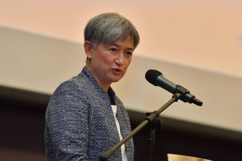 澳大利亚外交部长 Penny Wong 于 2022 年 6 月 29 日在吉隆坡的一次活动中发表讲话。 — Bernama pic