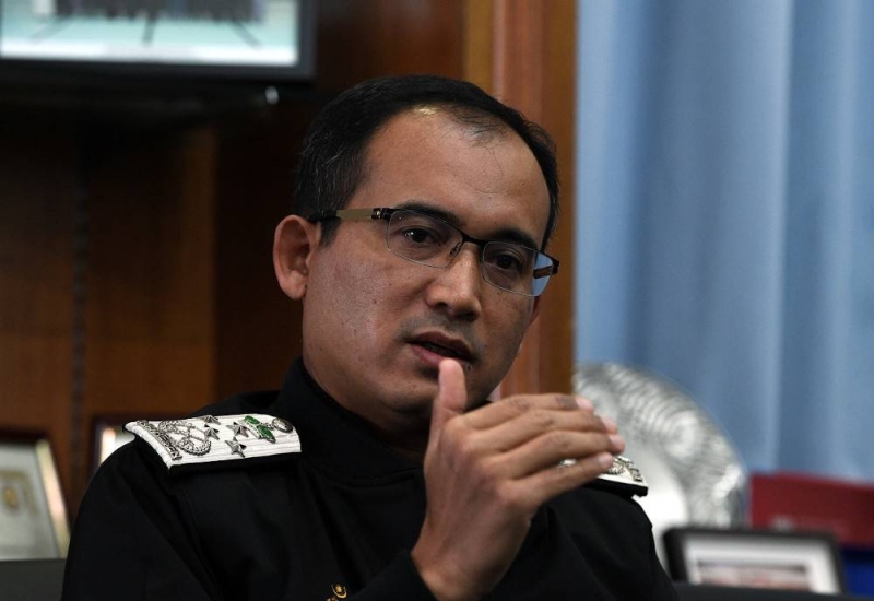 Direktur Jenderal Imigrasi Datuk Seri Khairul Dzaimi Dat mengatakan keputusan itu dicapai saat pertemuan dengan pejabat senior Kementerian Tenaga Kerja kemarin dengan Duta Besar Indonesia untuk Malaysia Hermono. - Bernama Pic Direktur Jenderal Imigrasi Datuk Seri Khairul Dzaimi Dat mengatakan keputusan itu dicapai saat pertemuan dengan pejabat senior Kementerian Tenaga Kerja kemarin dengan Duta Besar Indonesia untuk Malaysia Hermono. - Bernama Pic