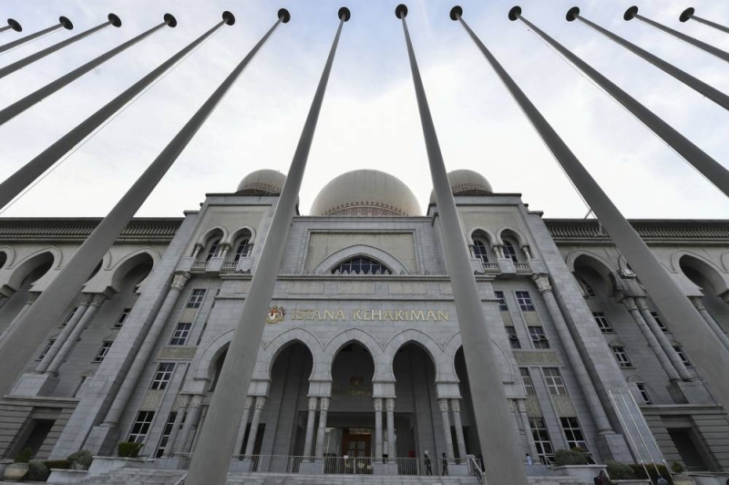 In 2-1 decision, Court of Appeal rules Malaysian mums cannot pass citizenship to overseas-born kids In 2-1 decision, Court of Appeal rules Malaysian mums cannot pass citizenship to overseas-born kids