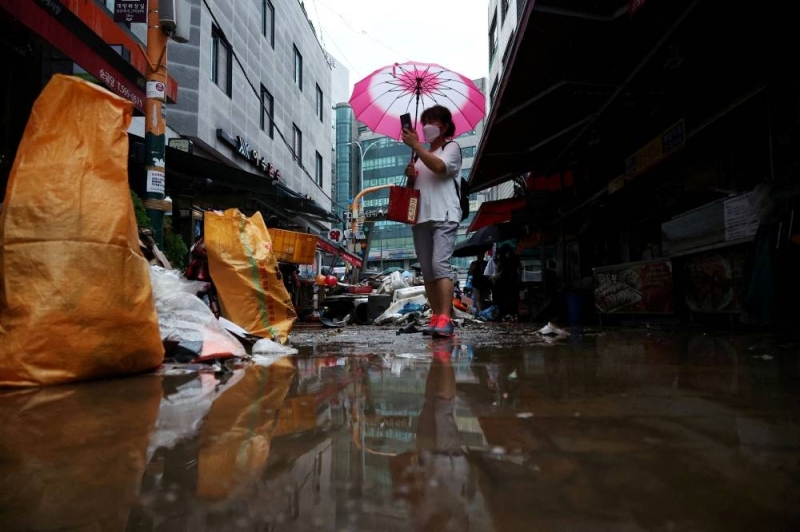 Torrential rain lessens in S.Korean capital amid heavy flood damage