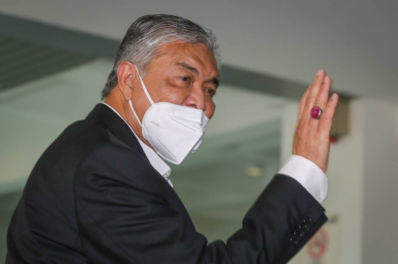 Foreign visa system trial: Unraveling the cash payments from UKSB involving millions of Singapore dollars to Ahmad Zahid Foreign visa system trial: Unraveling the cash payments from UKSB involving millions of Singapore dollars to Ahmad Zahid