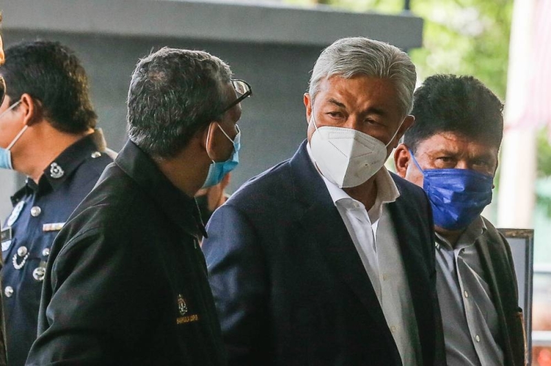 Zahid denies taking RM6m as bribe, insists was political donation which he used for charity Zahid denies taking RM6m as bribe, insists was political donation which he used for charity