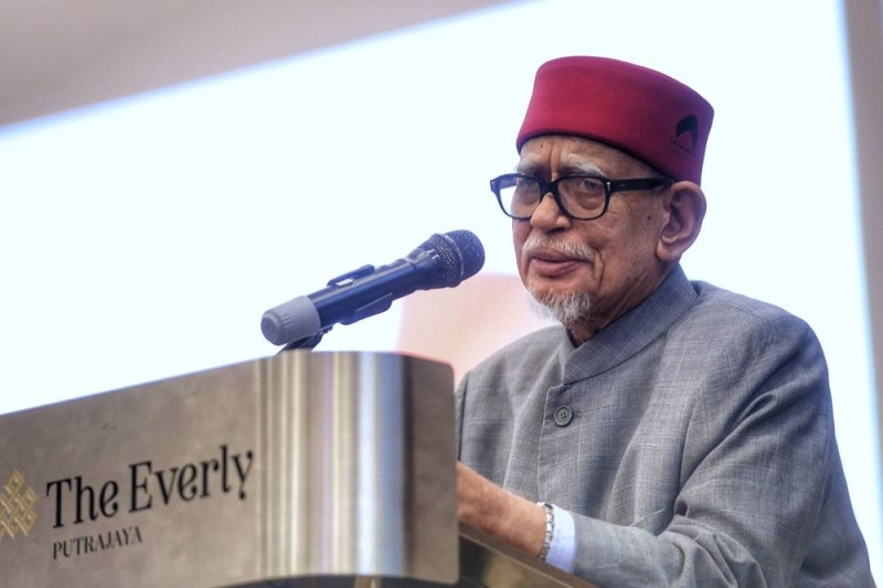 Sarawak deputy minister wants Hadi sacked, barred for life from entering state after ‘roots of corruption’ remark Sarawak deputy minister wants Hadi sacked, barred for life from entering state after ‘roots of corruption’ remark