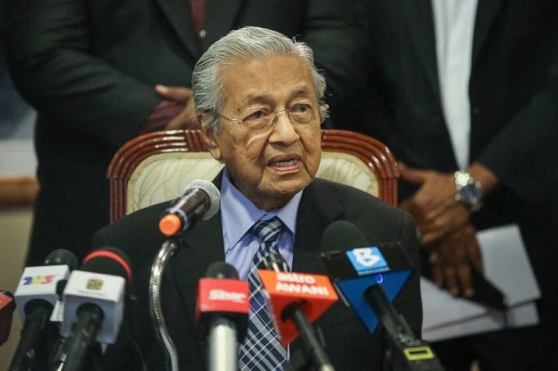 Claiming altruism, Dr Mahathir says would be PM a third time but ‘just for a year’