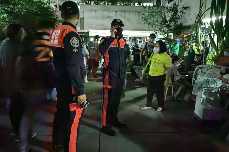 Aftershocks rock Philippines as six hurt by strong quake Aftershocks rock Philippines as six hurt by strong quake