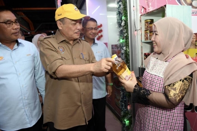 Sabah CM carries out minor Cabinet reshuffle after Wetrom defection Chief Minister Datuk Seri Hajiji Noor said that Apas assemblyman Datuk Nizam Abu Bakar Titingan is now the assistant minister in the Chief Minister’s Department replacing Datuk Wetrom Bahanda who left the ruling coalition to contest the Kota Marudu seat against GRS in the coming general election. — Bernama pic