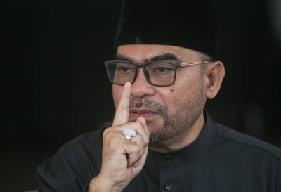 Former religious affairs minister Mujahid demands apology from PAS for saying he supports LGBT Datuk Seri Dr Mujahid Yusof Rawa speaks to reporters during a press conference at H Bistro in Jelapang Square September 2, 2022. — Picture By Farhan Najib