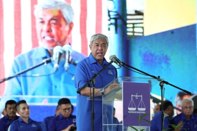 Know your place, you're not bigger than the party, Zahid tells Umno’s GE15 candidates Datuk Seri Ahmad Zahid Hamidi speaks during a Barisan Nasional event in Bera October 27, 2022. — Bernama pic