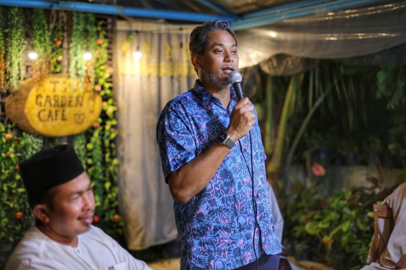 In Sungai Buloh, Khairy says ‘nothing to lose’ by trying him out