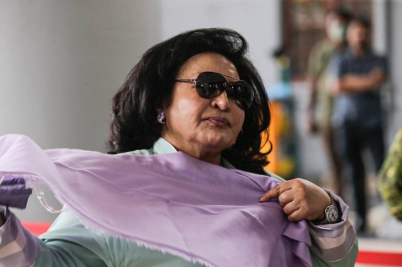 Rosmah seen at Umno HQ ahead of supreme council meeting Rosmah seen at Umno HQ ahead of supreme council meeting