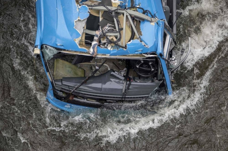 Six killed in Spain after bus plunges into river Six killed in Spain after bus plunges into river