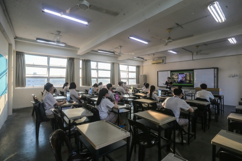 Chinese education groups lodge police report against NSTP papers for claiming SJKC students not keen on learning BM Chinese education groups lodge police report against NSTP papers for claiming SJKC students not keen on learning BM