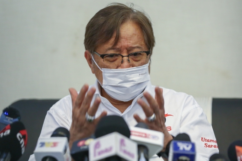 Low pay deters Chinese youth with UEC from joining state civil service, says Sarawak premier Low pay deters Chinese youth with UEC from joining state civil service, says Sarawak premier