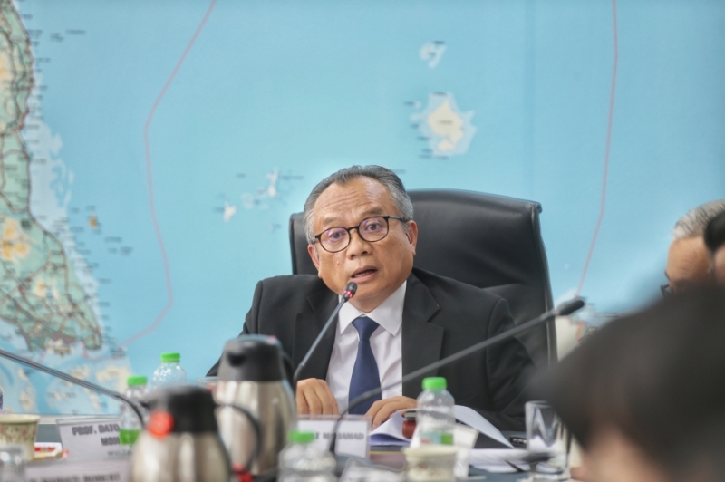 Suhakam welcomes govt’s decision to move children from immigration detention depot Suhakam welcomes govt’s decision to move children from immigration detention depot