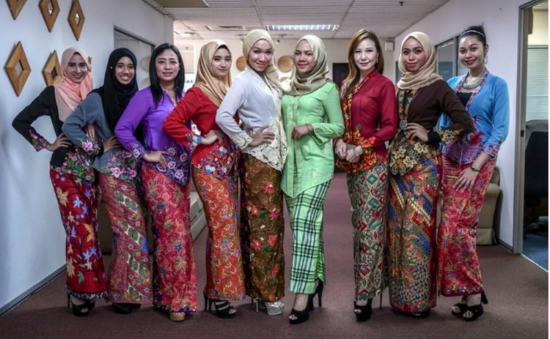 Amid Unesco cultural heritage bid, Malaysian experts worry about dying art of ‘kebaya’ embroidery Amid Unesco cultural heritage bid, Malaysian experts worry about dying art of ‘kebaya’ embroidery