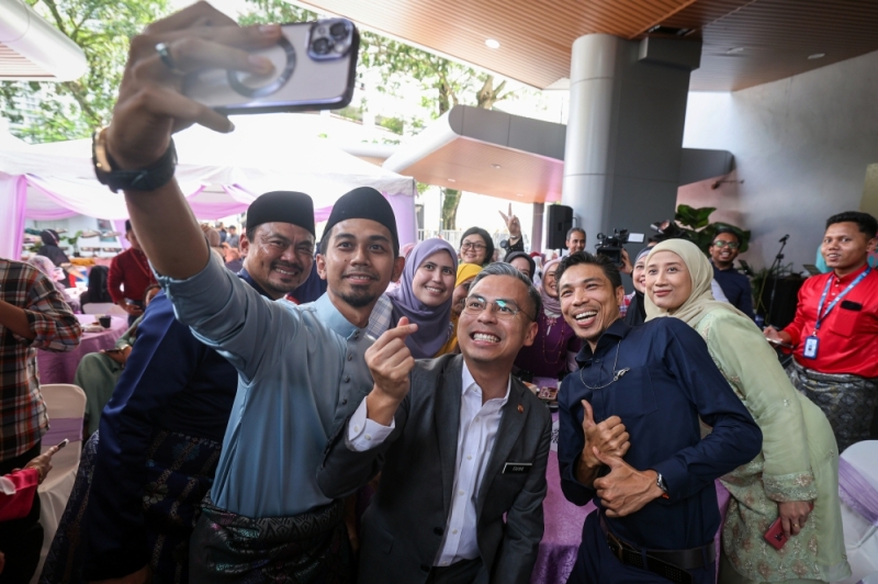 Fahmi: MCMC working with Meta to curb Facebook activities that violate Malaysian laws Fahmi: MCMC working with Meta to curb Facebook activities that violate Malaysian laws