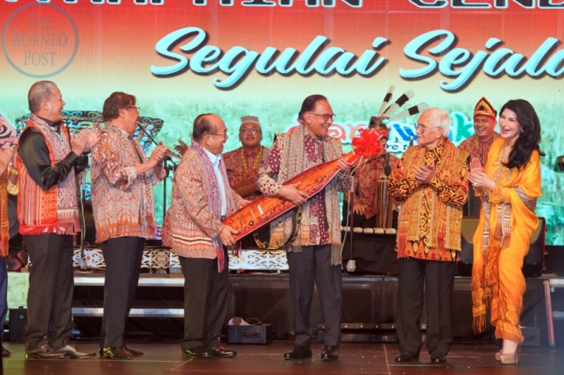 Anwar: Malaysia to adopt the Iban’s ‘Segulai Sejalai’ tagline Anwar: Malaysia to adopt the Iban’s ‘Segulai Sejalai’ tagline