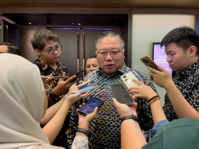 PDP Youth wants Umno Youth chief to apologise for ‘unfair’ comments about party president Tiong’s KLIA controversy PDP Youth wants Umno Youth chief to apologise for ‘unfair’ comments about party president Tiong’s KLIA controversy
