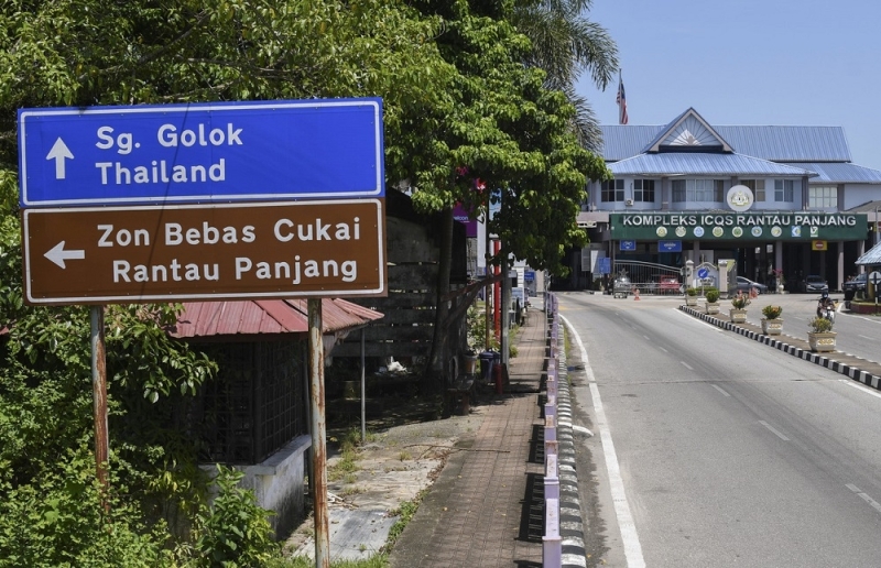 After daughter kidnapped, Thai mum questions how a minor could’ve crossed Padang Besar border without passport After daughter kidnapped, Thai mum questions how a minor could’ve crossed Padang Besar border without passport