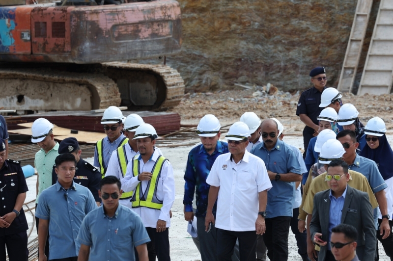 Home minister: Disclosure of rare earth elements theft just tip of the iceberg; not intended to tarnish caretaker Kedah MB’s image Home minister: Disclosure of rare earth elements theft just tip of the iceberg; not intended to tarnish caretaker Kedah MB’s image