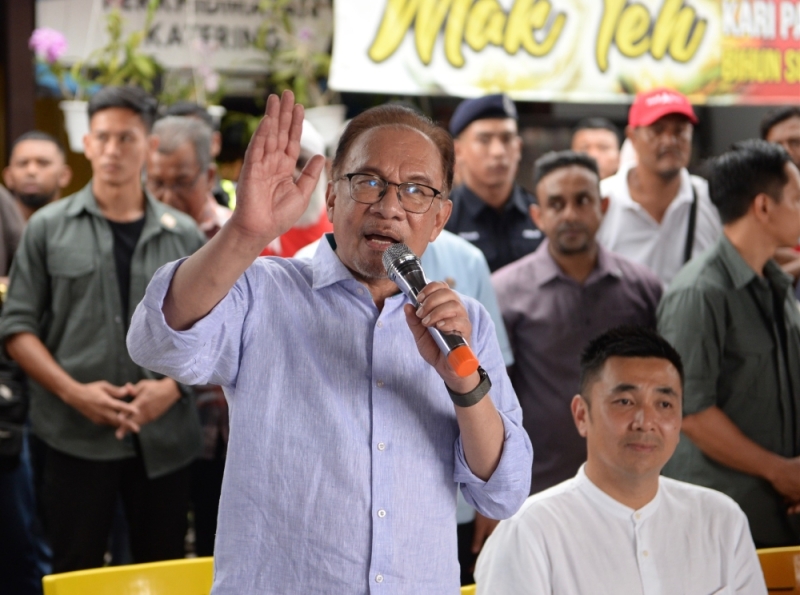 Come back and fight corruption allegation if clean, Anwar says as MACC seeks ‘runaway’ Perikatan associates 