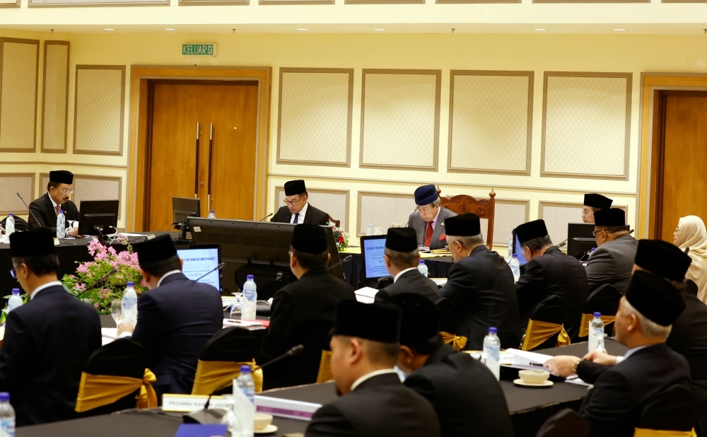 PM Anwar: Govt ready to improve management of Islamic affairs for ...