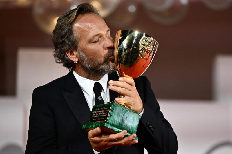 Γιώργος Λάνθιμος, Φεστιβάλ Βενετίας, Peter Sarsgaard wins Venice best actor for dementia portrayal | Malay Mail