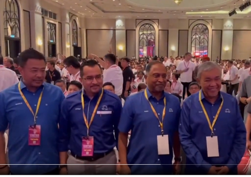 DPM Zahid makes history as first Umno president to attend DAP congress DPM Zahid makes history as first Umno president to attend DAP congress