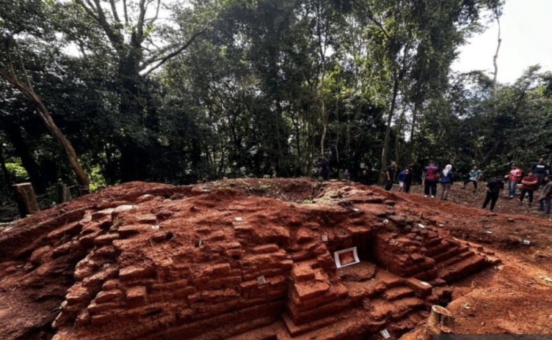USM, National Heritage Dept teams find structures, stone inscriptions in Bukit Choras archaeological site USM, National Heritage Dept teams find structures, stone inscriptions in Bukit Choras archaeological site