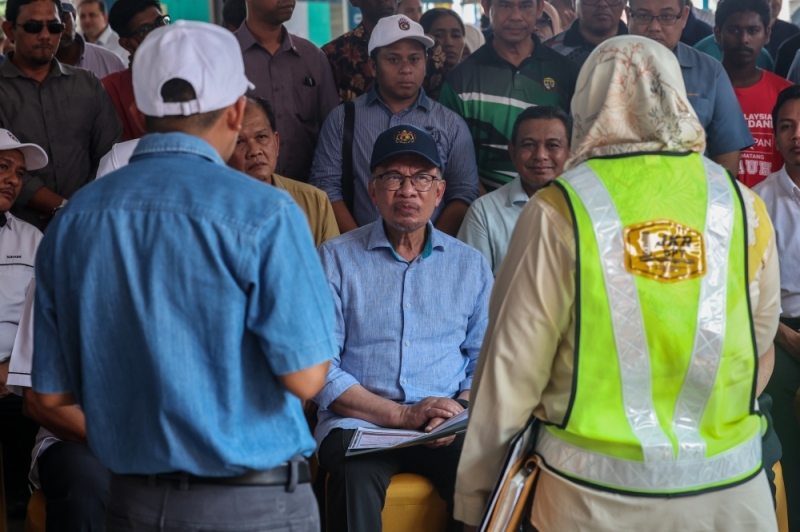 PM Anwar: Govt approves initial fund of RM1.9m for repairing SK Permatang To’ Kandu in Penang