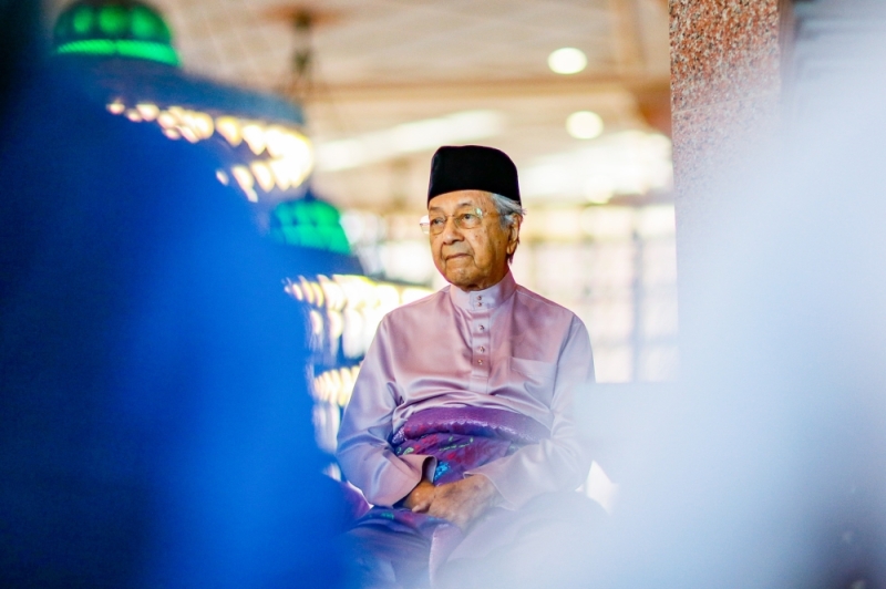 High Court dismisses Dr Mahathir’s bid for documents in RM150m defamation suit against Anwar High Court dismisses Dr Mahathir’s bid for documents in RM150m defamation suit against Anwar